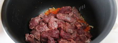 гуляш из свинины в мультиварке. Шаг 4