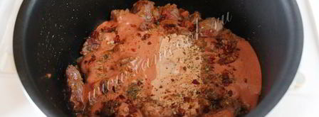 гуляш из свинины в мультиварке. Шаг 5