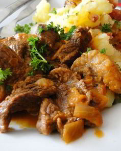 Гуляш из телятины по-австрийски