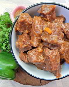 Гуляш по-домашнему из говядины