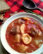 Гуляш по-венгерски с клецками