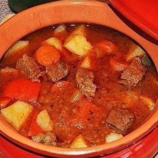 Рецепт гуляша с овощами на пиве