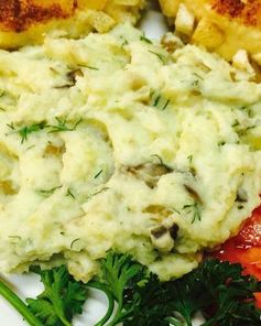 Картофельное пюре с грибами и зеленью