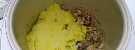 картофельное пюре с лососем в мультиварке. Шаг 12