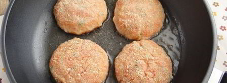 котлеты из кеты с плавленым сыром. Шаг 12