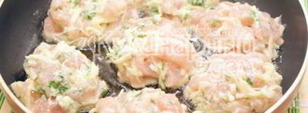 куриные котлеты с сыром и зеленью. Шаг 5