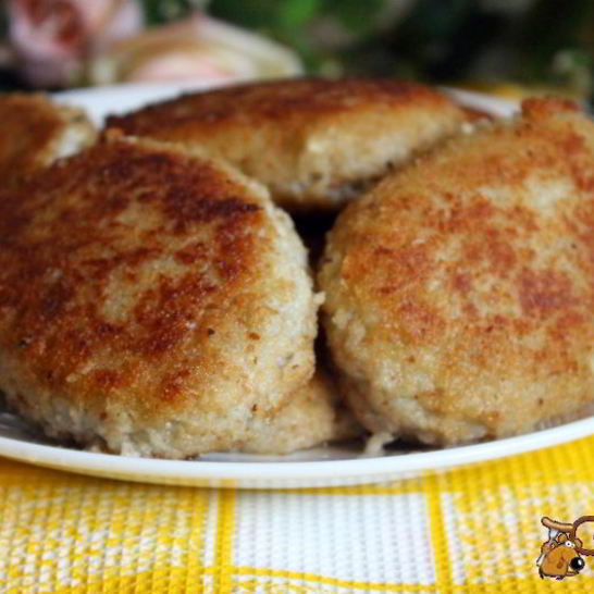 Рецепт рыбных котлет с картофелем и сливочным маслом