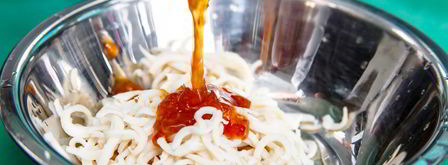 лапша из кальмаров в кисло-сладком соусе. Шаг 3