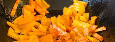 лапша с овощами и соевым соусом. Шаг 8