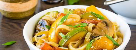 лапша с овощами и соевым соусом. Шаг 16