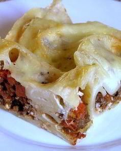 Лазанья из лумакони с мясным соусом по-мексикански