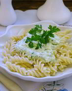 Макароны под сырным соусом