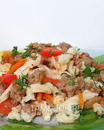 Макароны с фаршем и помидорами