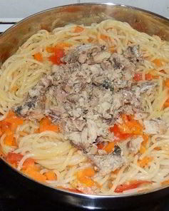 Макароны с консервированной сайрой