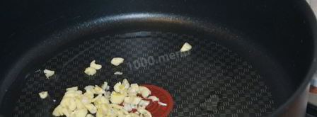 макароны с курицей и горошком в сливочном соусе. Шаг 2