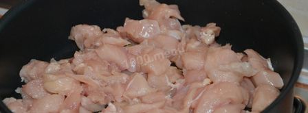 макароны с курицей и горошком в сливочном соусе. Шаг 3