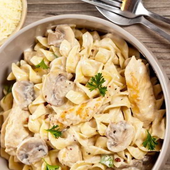 Рецепт макарон с курицей и грибами в сливочном соусе с карри