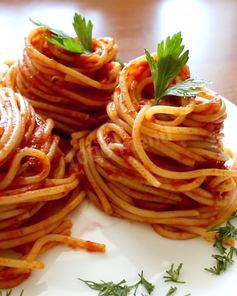 Макароны с томатной пастой