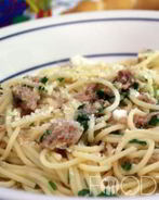 Макароны с тушенкой