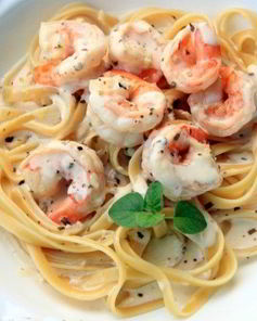 Паста с креветками в сливочно-чесночном соусе