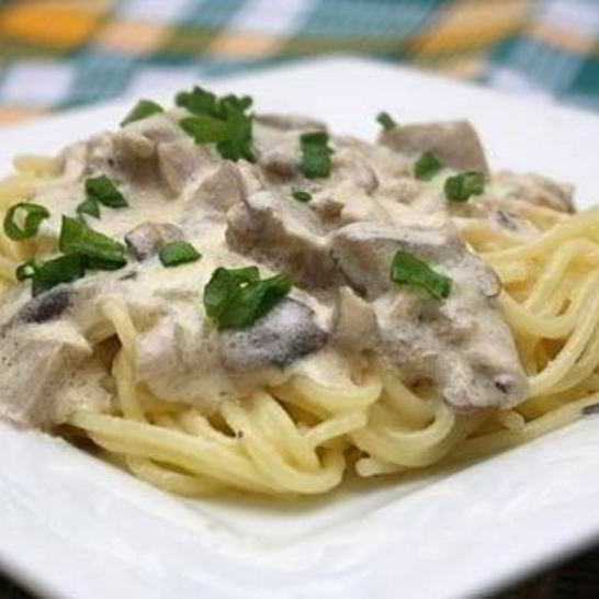 Рецепт пасты с курицей и грибами в сливочном соусе