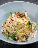 Паста с курицей и грибами