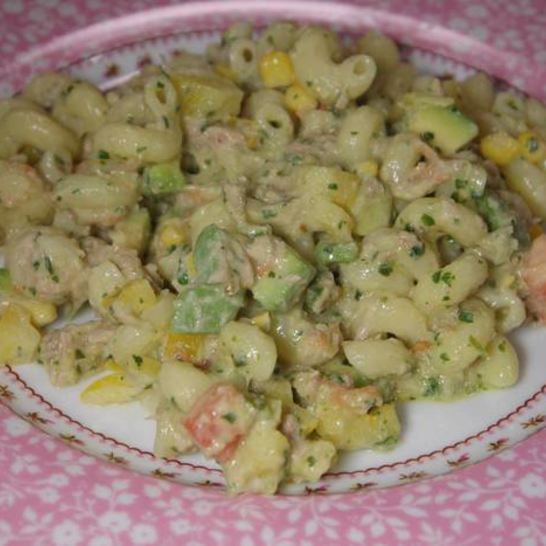 Рецепт пасты с тунцом, авокадо и сладким перцем