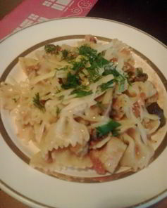 Паста со свининой и маслятами