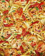 Спагетти с вялеными томатами