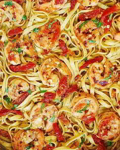 Спагетти с вялеными томатами