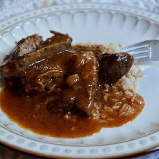 Рецепт говяжьих ребрышек, тушенных в бальзамическом соусе