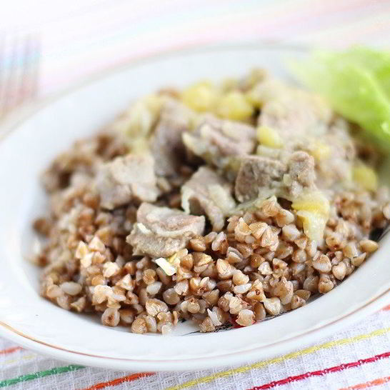 Рецепт индейки на кабачковой подушке с гречкой