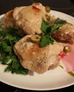 Куриные бедра, тушеные в сметане