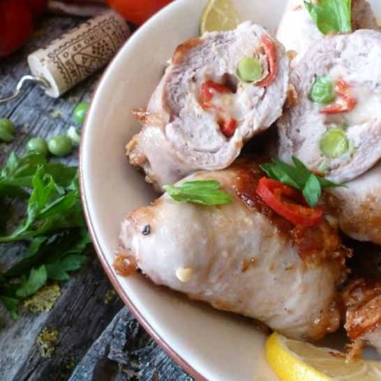 Рецепт куриных голеней, фаршированных зеленым горошком и моцареллой