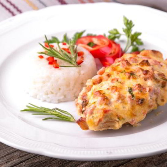 Рецепт куриных грудок с помидорами, грибами и сыром