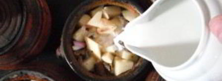 курица в горшочке со сметаной. Шаг 7