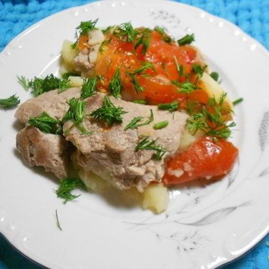 Рецепт свинины с помидорами и картофелем в мультиварке