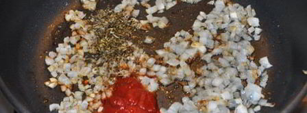 свинина в кефирном соусе на сковороде. Шаг 2