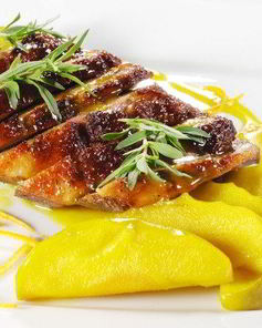 Свинина в кленовой глазури с яблоками