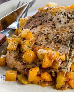 Свиные отбивные с яблоками и тыквой