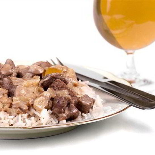Рецепт жареной говядины с красным перцем, грибами, устричным соусом и рисом