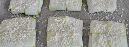 фаршированные конвертики из кабачков. Шаг 11