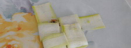 фаршированные конвертики из кабачков. Шаг 9