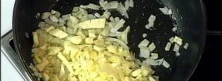 кабачки с тушенкой. Шаг 2