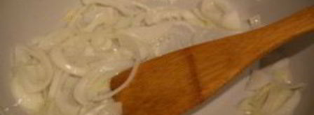 кабачки жареные с чесноком и яйцом. Шаг 3