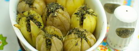 картофель, запеченный с зеленым соусом. Шаг 3