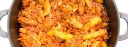 квашеная капуста, тушенная с мясом и картофелем. Шаг 8