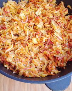 Острая тушеная капуста с мясом