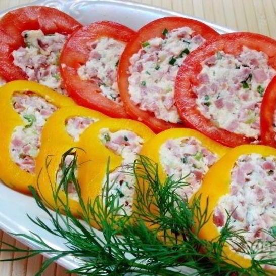 Рецепт перца, фаршированного колбасой и сыром