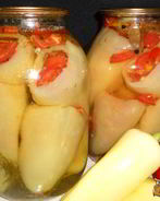 Перец фаршированный помидорами